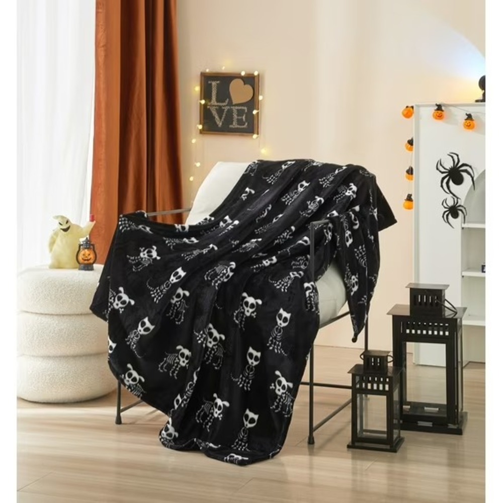 Way To Celebrate Halloween Skull Dogs Plush Throw Blanket 50" x 60"‎ Black